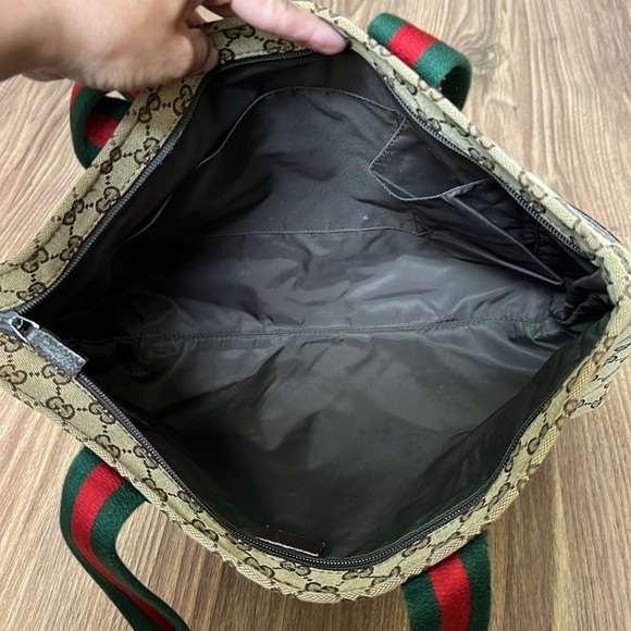 A30- 💯% authentic Gucci shoulder bag - Picture 12 of 16